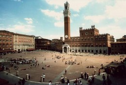Shore excursions La Spezia Piazza del Campo